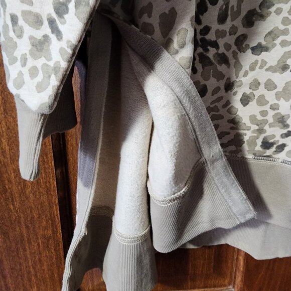 Old Navy Leopard Print Crew Neck Sweatshirt - Picture 4 of 5